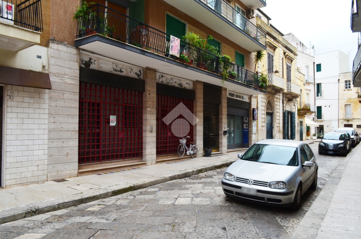 casa indipendente via Principe Amedeo di Savoia, Gioia del ...