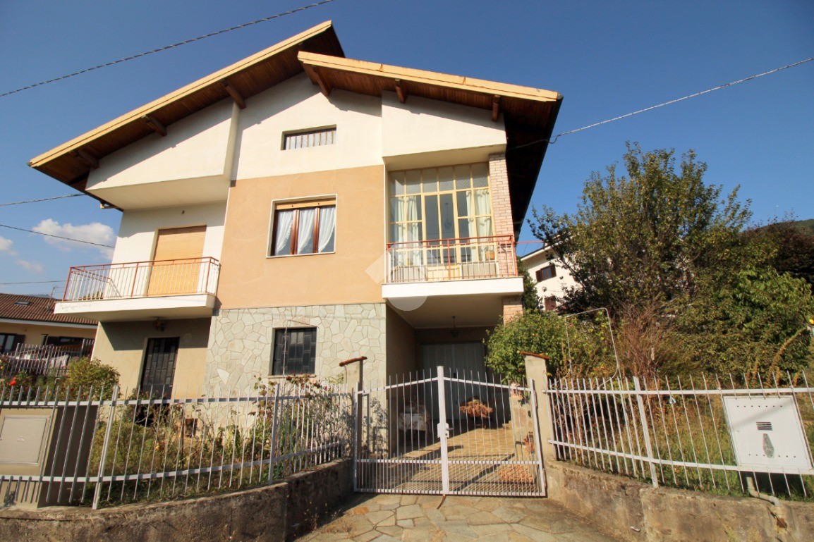 casa indipendente via Ligabue, Villar perosa - Rustici ...